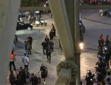 ΠΑΟΚ: Ο Σαββίδης χαιρέτισε όλα τα μέλη της αποστολής στην Τούμπα και αποχώρησε (βίντεο)